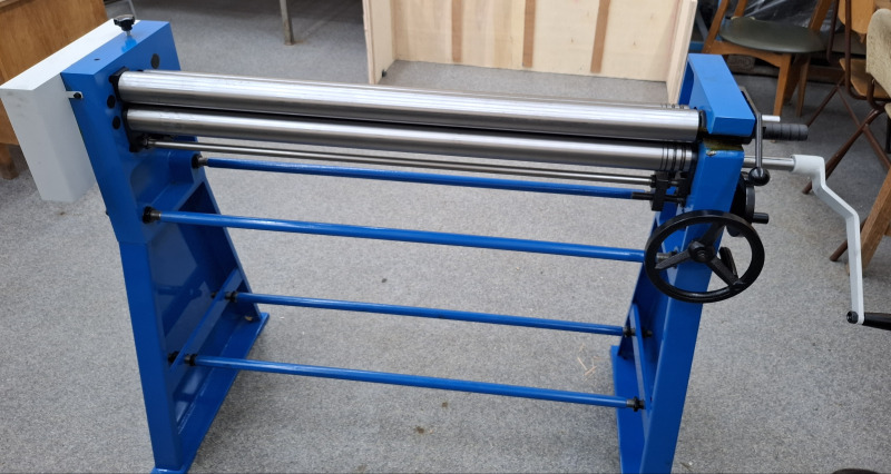 Új gép az iskolai tanműhelyben