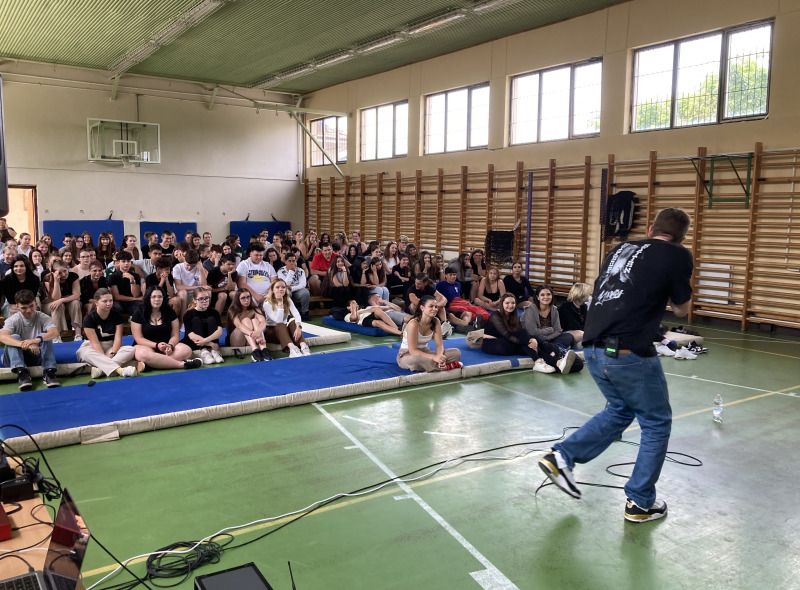 Hit, rap és a Szentlélek ereje a tanév hajrájában