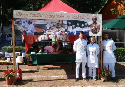 Ismét az illéssys szakácstanulók nyerték a birkapörköltfőző versenyt
